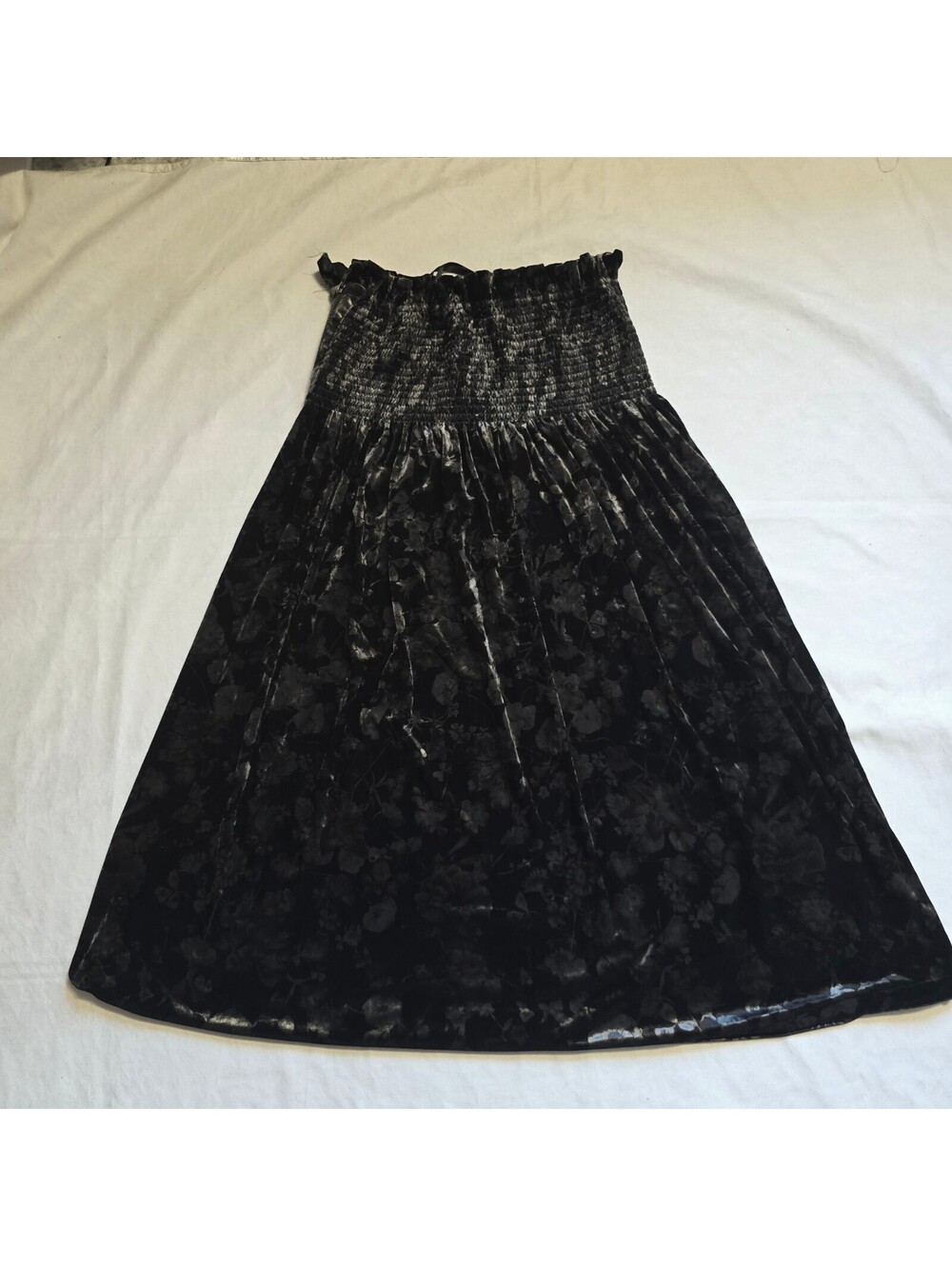 Paper Parachute XS Black Velvet Floral Smocked Midi Skirt